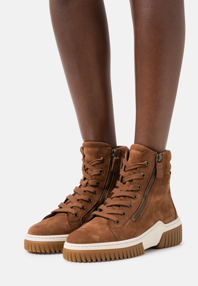 Fekete Gabor Magasszárú Edzőcipő