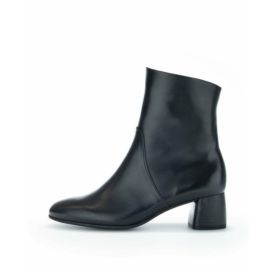 Gábor 92970-57 - Fekete Sima Bőr