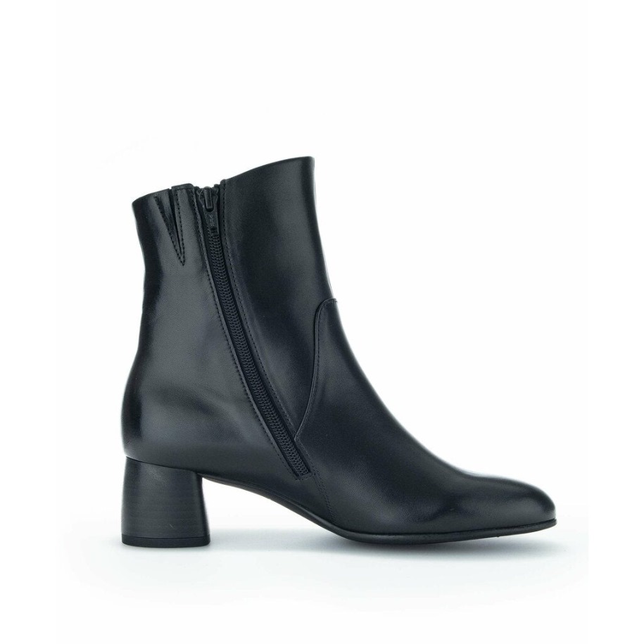 Gábor 92970-57 - Fekete Sima Bőr