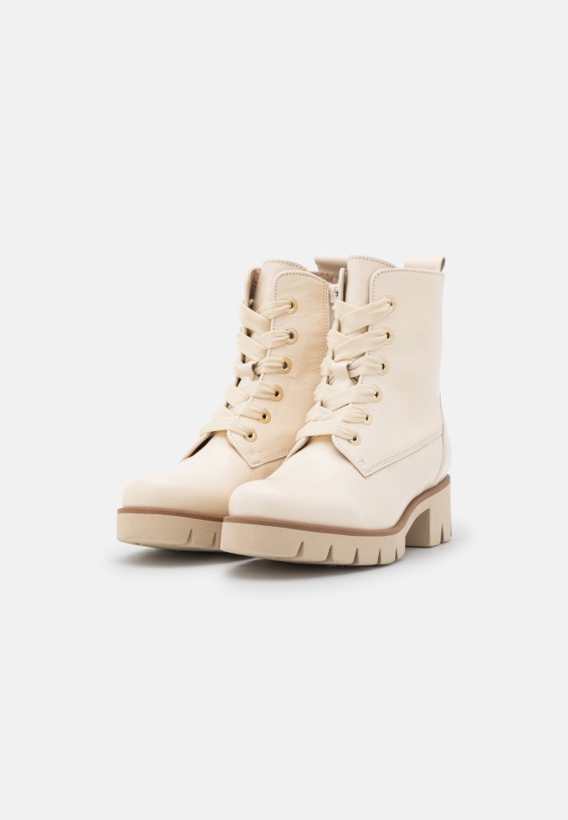 Gábor Panna Fűzős Bokacsizma