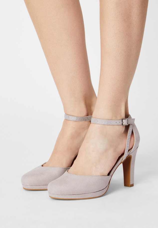 Fekete Gabor Magassarkú Női