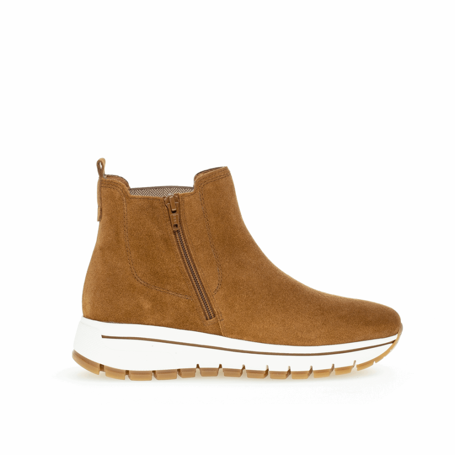 Konyak Gabor ék Csizma