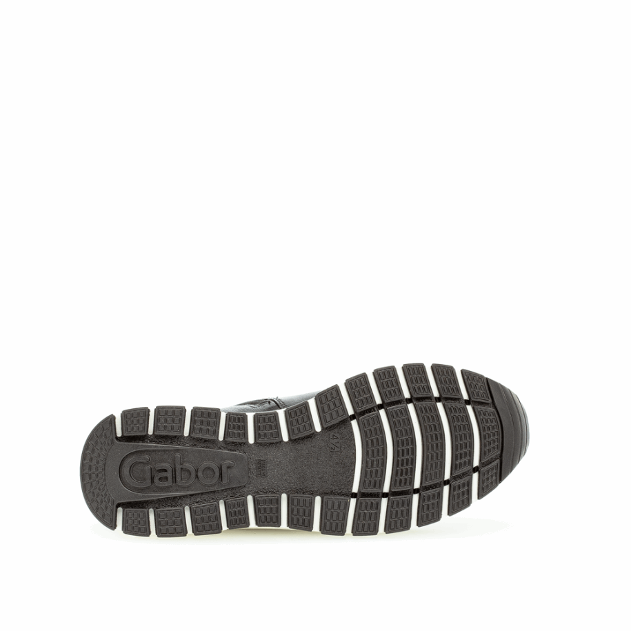 Gábor Fekete ékcipő