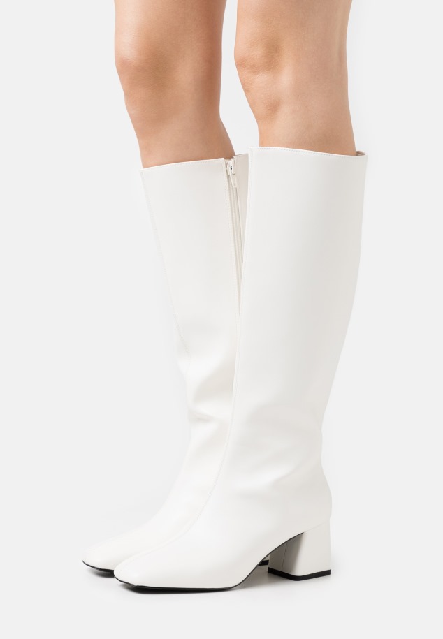 Magas Sarkú Fekete Gabor