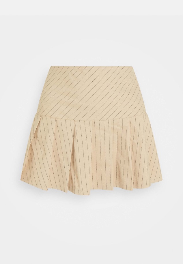 Magas Sarkú Fekete Gabor