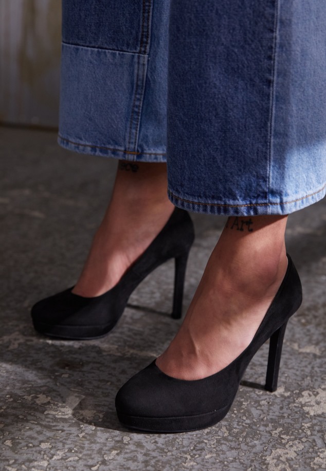 Fekete Magassarkú Gabor