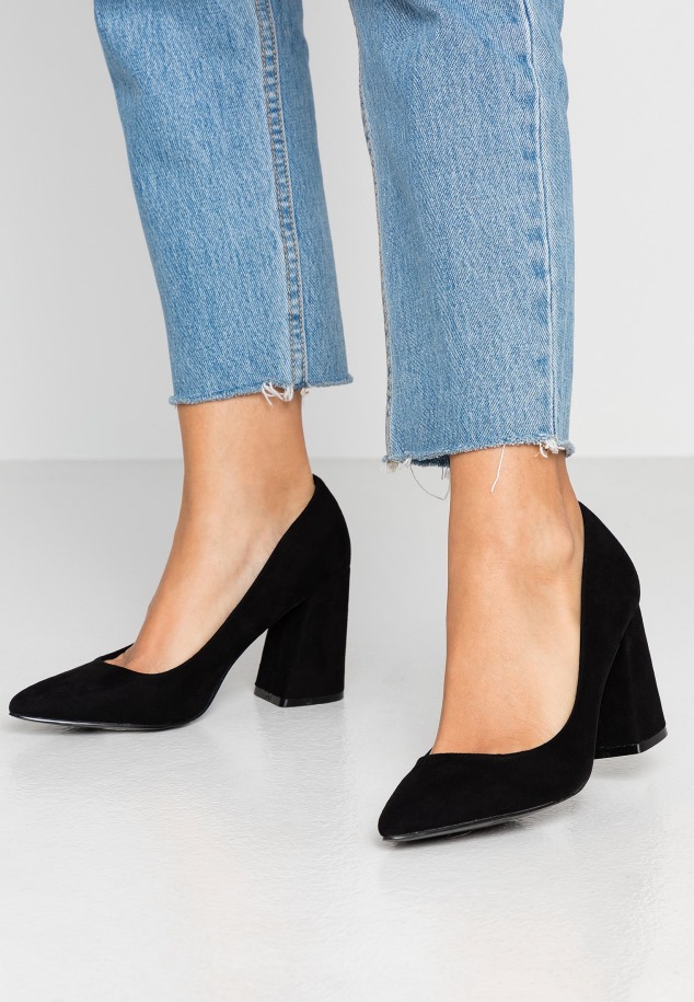 Klasszikus Sarkú Fekete Gabor Női