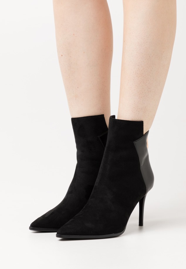 Gabor Pumps Klasszikus Sarkú Fekete