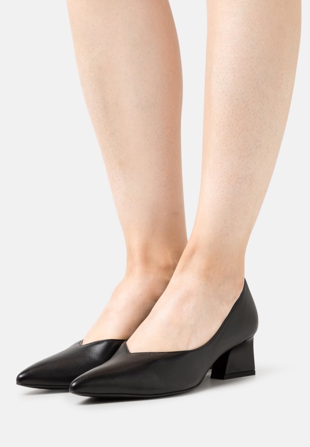 Klasszikus Sarkú Gabor Fekete Cipő