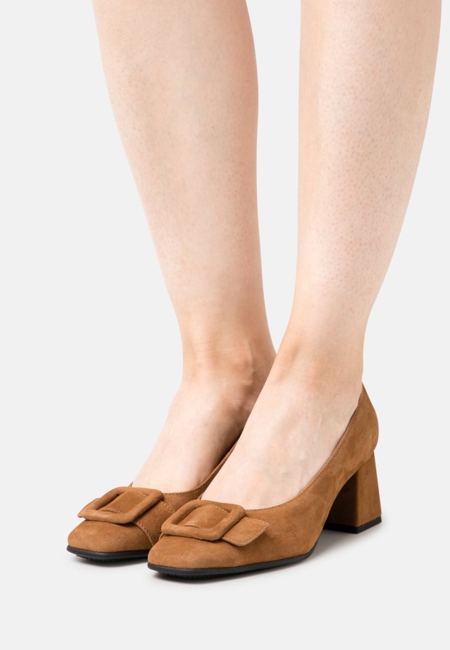 Klasszikus Mogyoró/arany Gabor Sarkú