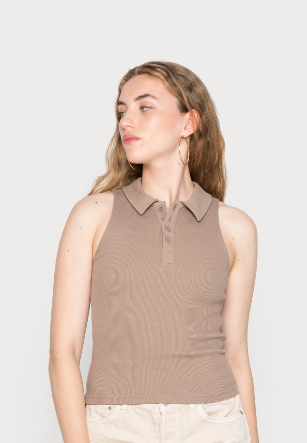 Klasszikus Mogyoró/arany Gabor Sarkú