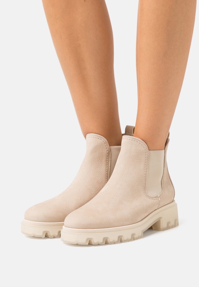 Kavicsporos Gabor Bokacsizma