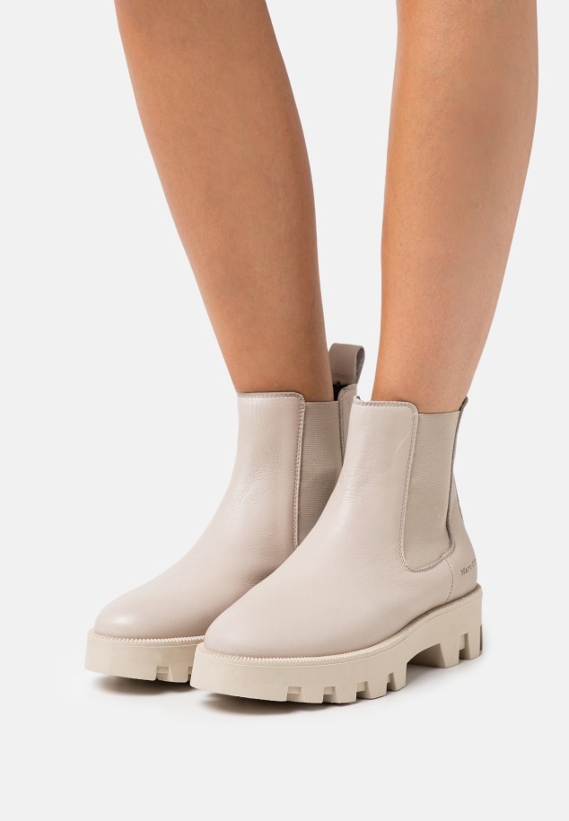 Kavicsporos Gabor Bokacsizma