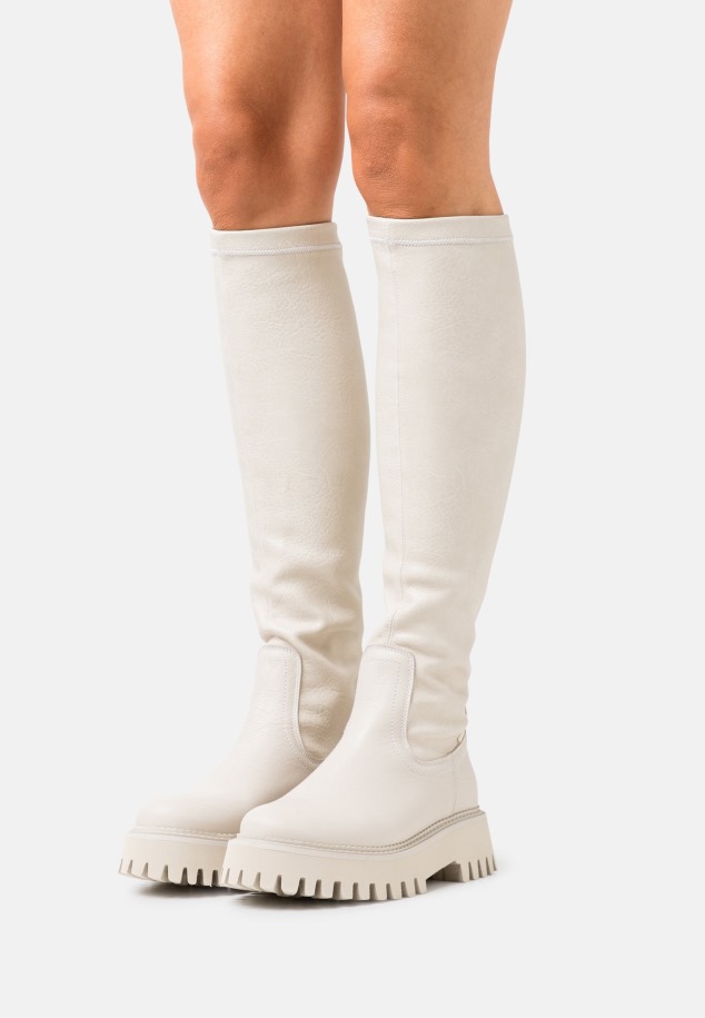 Fűzős Csizma Panna Gabor