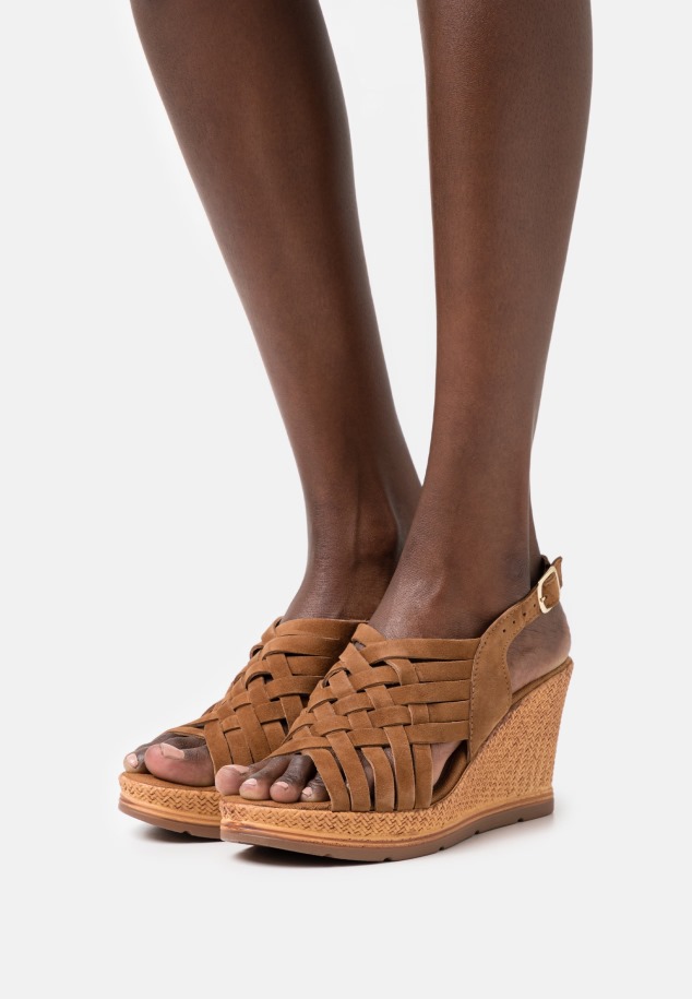 Nyúl/selyem/mogyoró Gabor Platformszandál