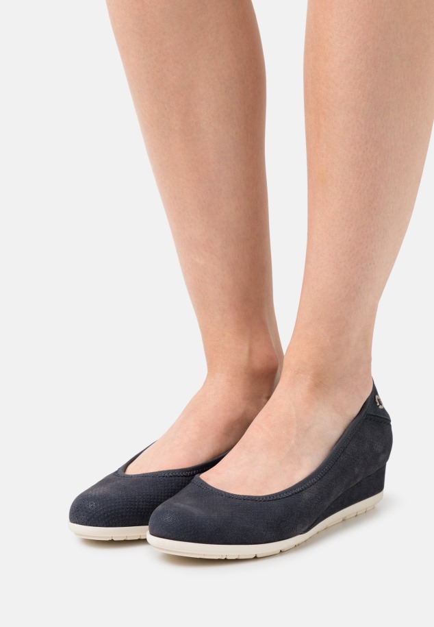 Gabor Pacific Wedges