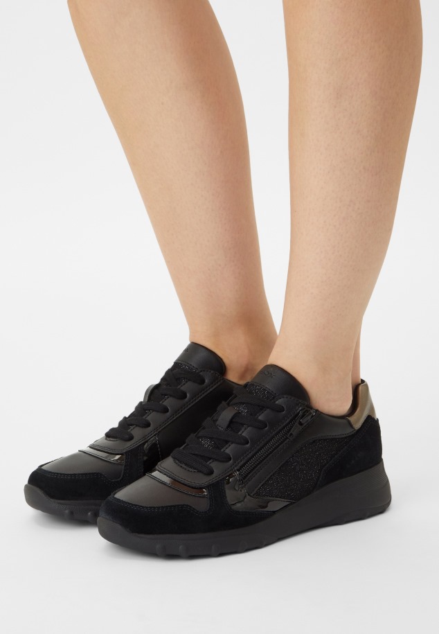 Fekete Edzőcipők Gábor