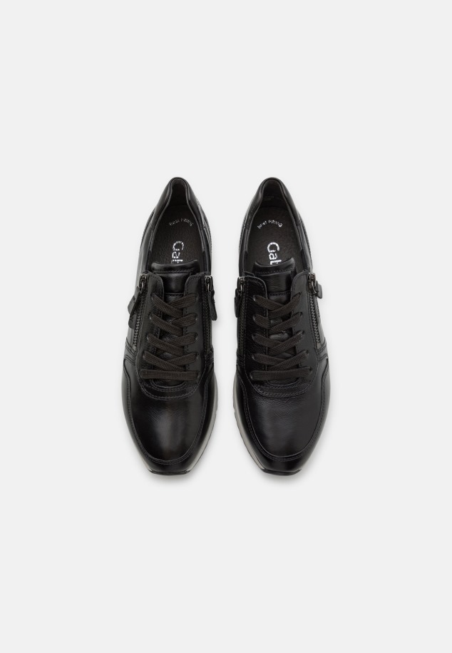 Fekete Edzőcipők Gábor