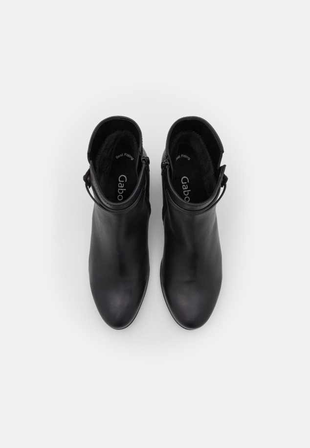 Bokacsizma éjszakai Gabor