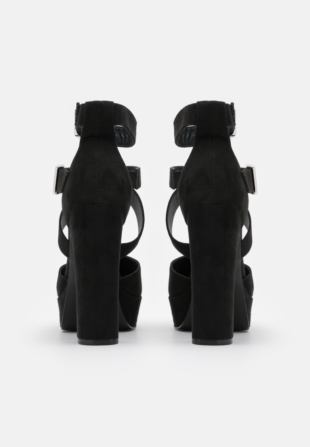 Gábor Fekete Magassarkú