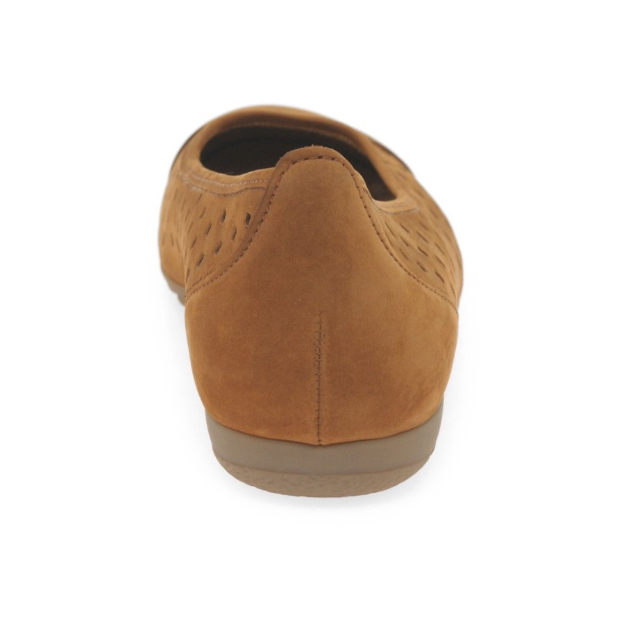 Pálinkás Nubuk Gabor Fodros Női Stancolt Részletekkel Ellátott Alkalmi Cipő