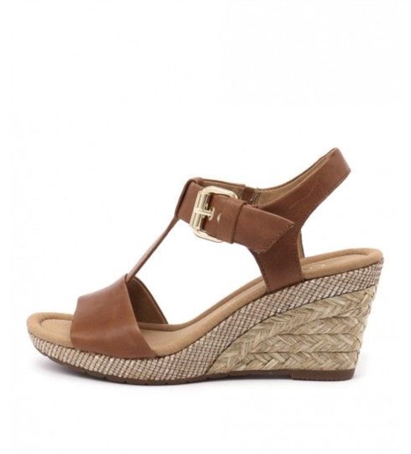 Gabor Pia Mogyoróbőr