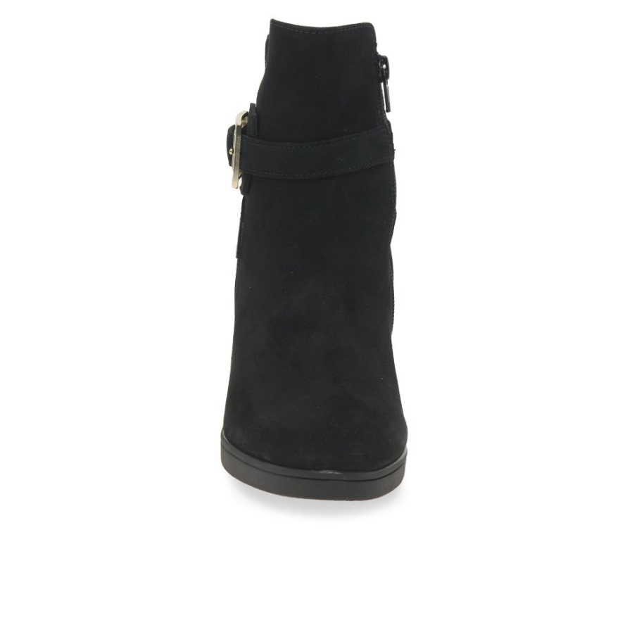 Költő D92.083 Lány Fekete Velúr