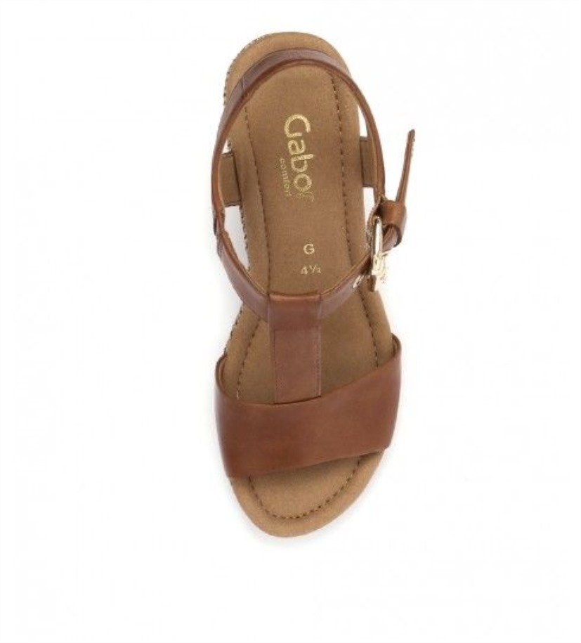 Pia Mogyoróbőr Gabor