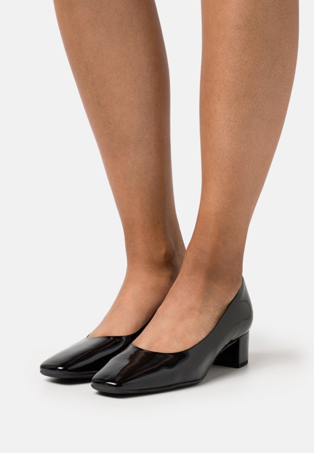 Klasszikus Sarkú Gábor Női Fekete