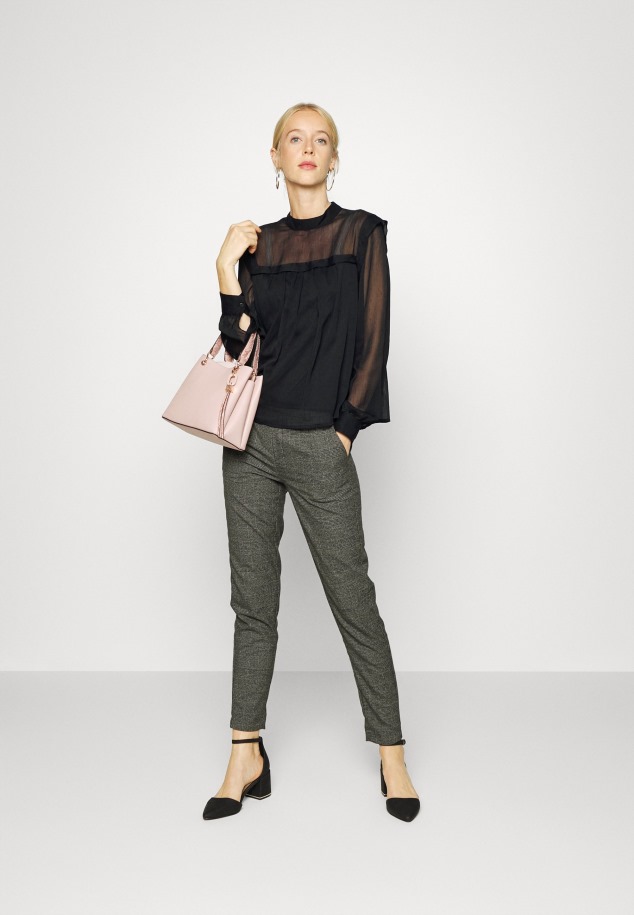 Női Pumpák Fekete Gabor Klasszikus Sarkú