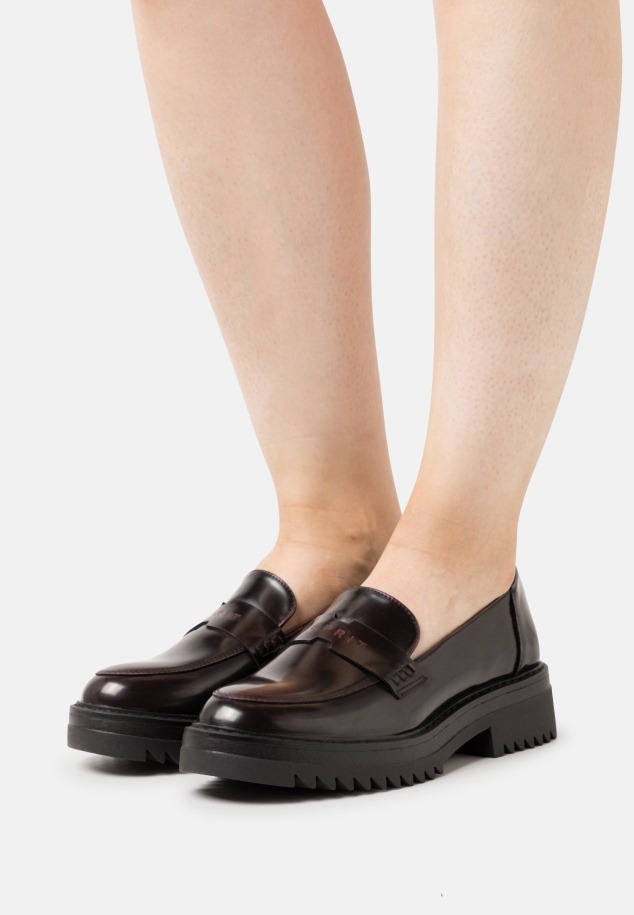 Magasszárú Edzőcipő Latte Gabor