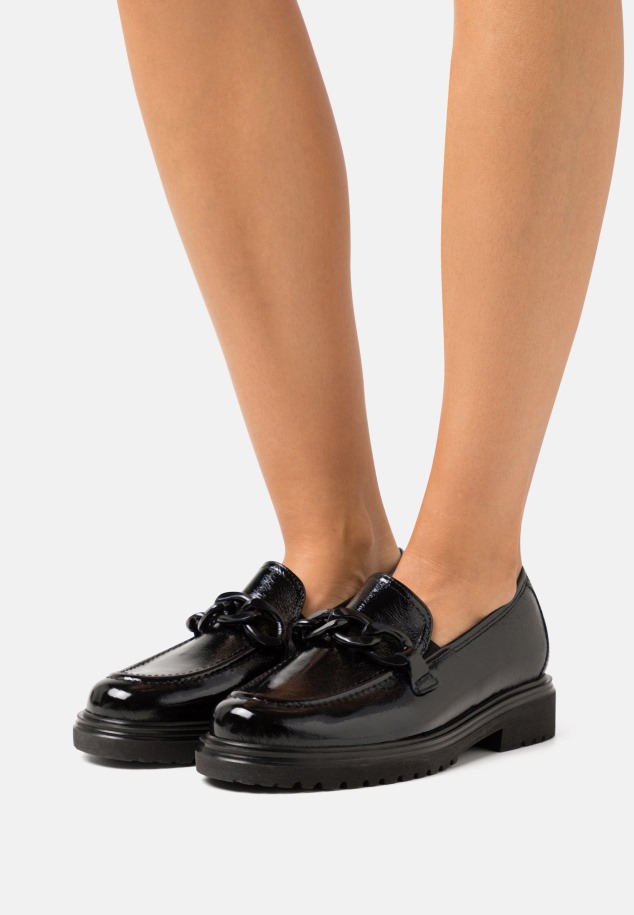 Edzőcipők Fekete Gábor