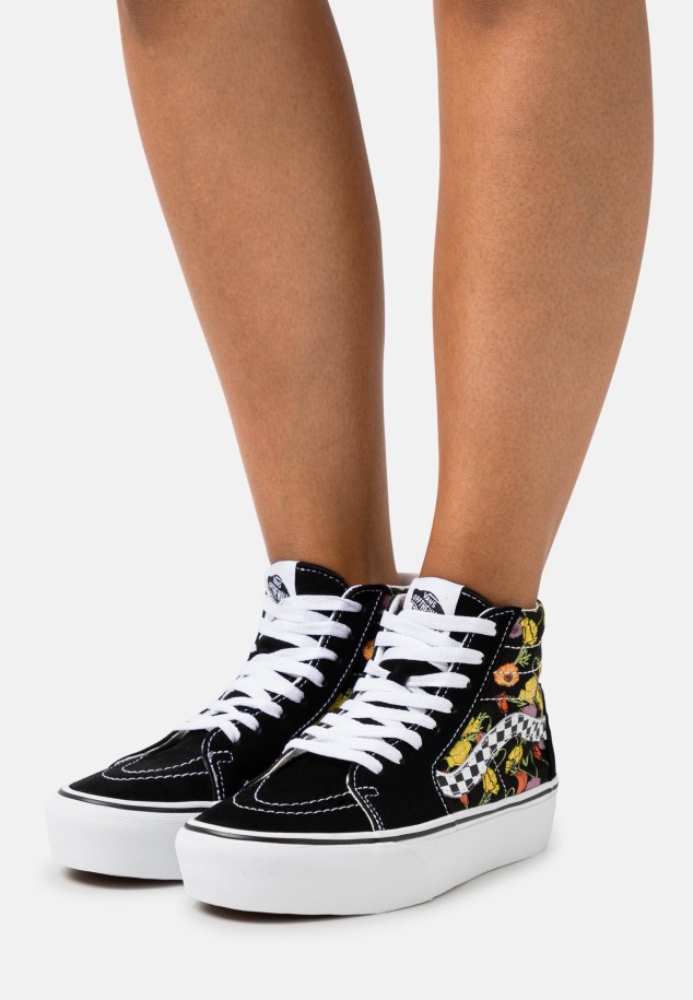 Edzőcipők Fekete Gábor