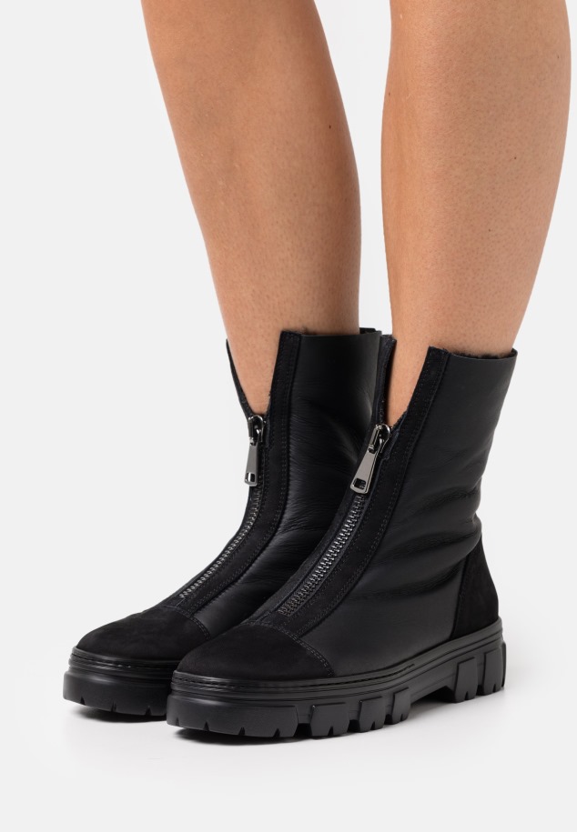 Fekete Gabor Fűzős Bokacsizma