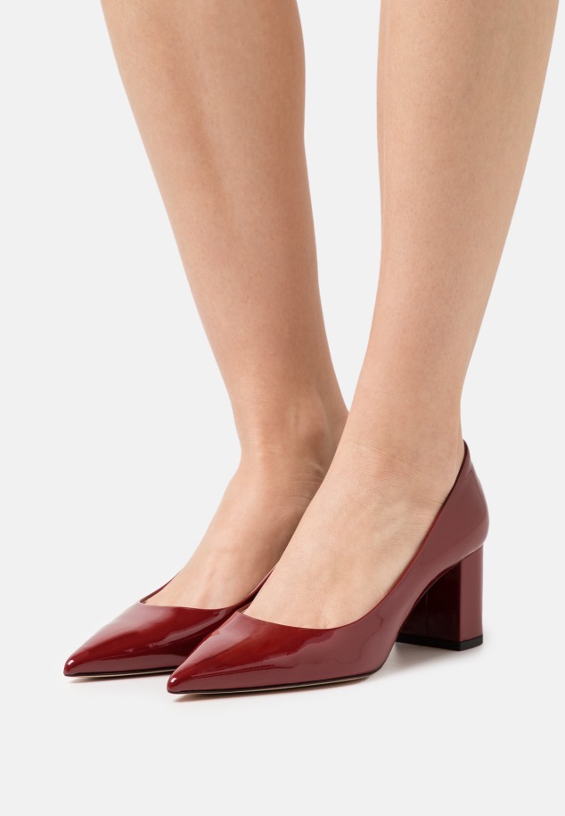 Black Ines - Klasszikus Sarkú Gabor