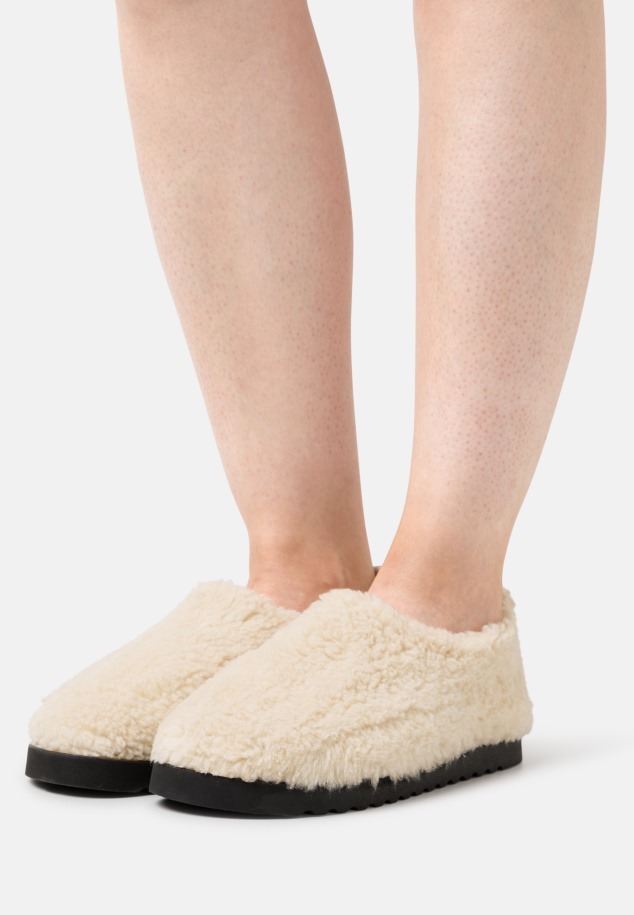 Bézs Színű Gabor Papucs