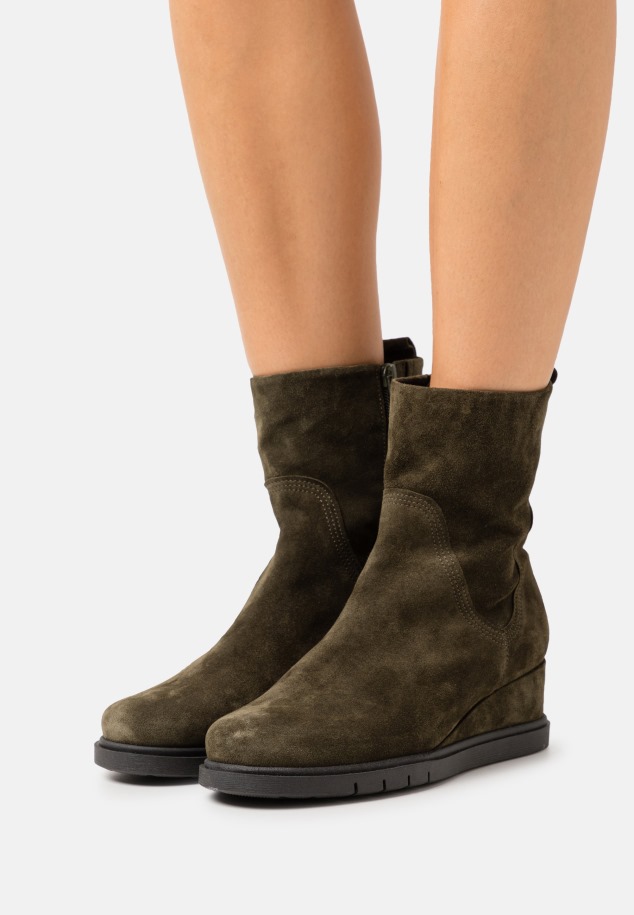 Gábor Fekete Fűzős Bokacsizma