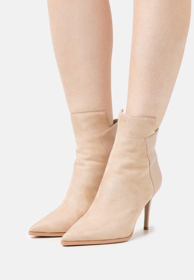 Elefántcsont Gabor Klasszikus Sarkú Cipő