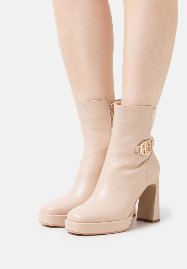 Elefántcsont Gabor Klasszikus Sarkú Cipő