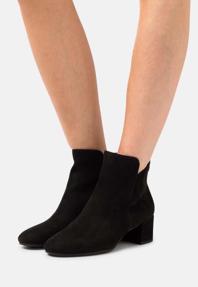 Gabor Konyak Bokacsizma