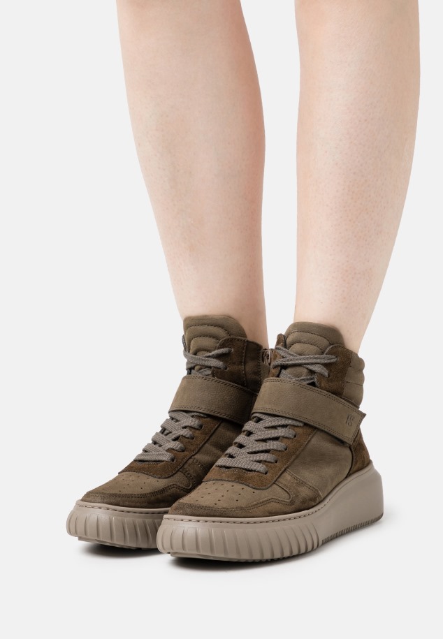 Magasszárú Edzőcipő Barna Gabor