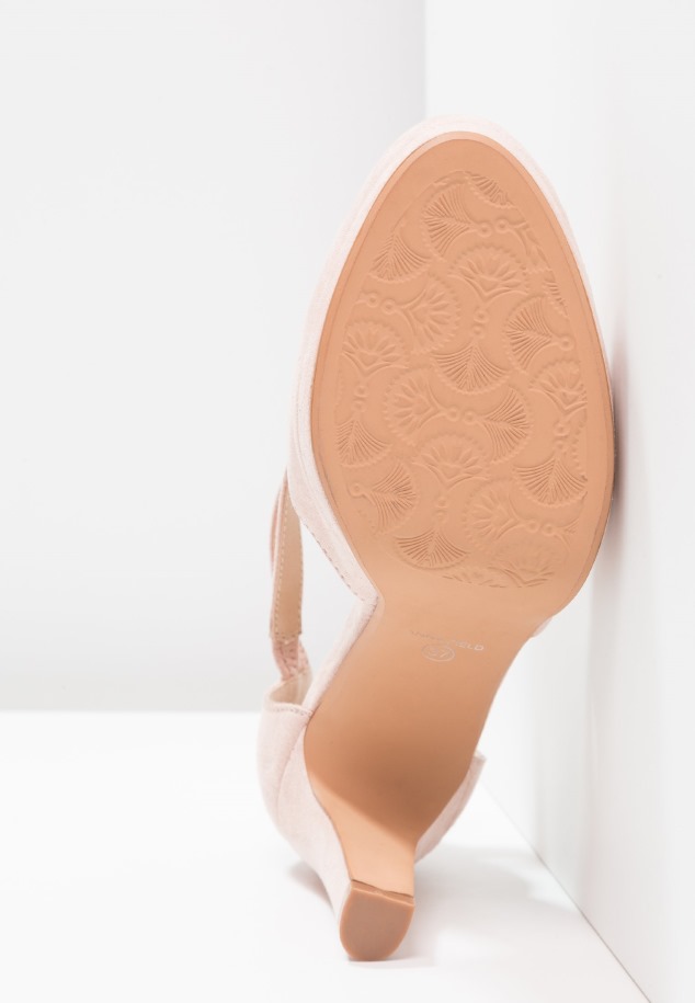 Magas Sarkú Gabor Rose