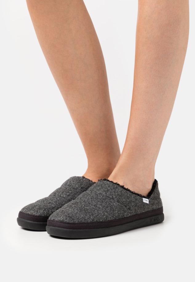 Gábor Poros Rózsa Papucs