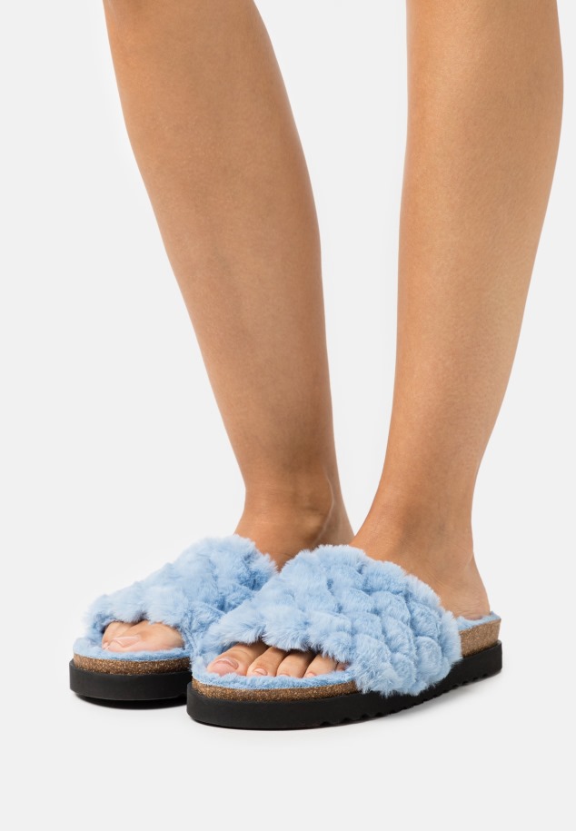 Gábor Poros Rózsa Papucs