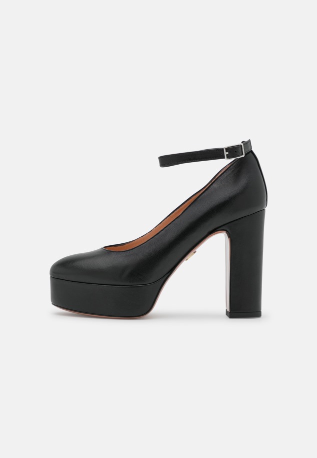 Gábor Pumpálja A Cipőt